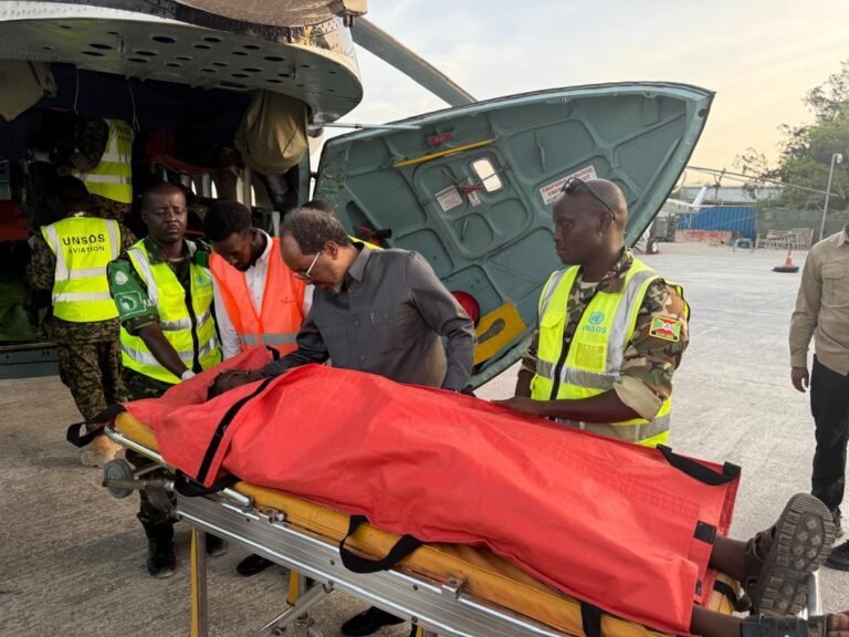 {DAAWO SAWIRADA} Madaxweyne Xasan Shiikh Oo Garoonka uga Hortagay Askartii ku soo dhawacantay Dagaalada.