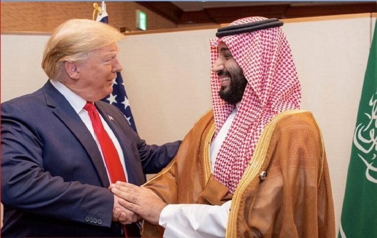 Xoga qorsoodi ah oo laga faafiyay kulankii Aqalka Cad Ay ku yeesheen Trump iyo dhaxal-sugaha Sacuudiga.