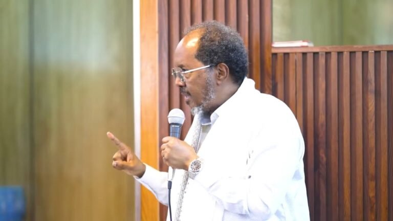 Madaxweyne Xasan Sheikh oo si adag uga Hadlay digniintii Mareykanka.