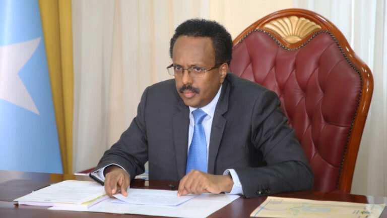 {DAAWO MUQAALKA} Farmaajo oo war kasoo saaray gogasha uu ku Baaqay madaxweyne xasan sheekh.