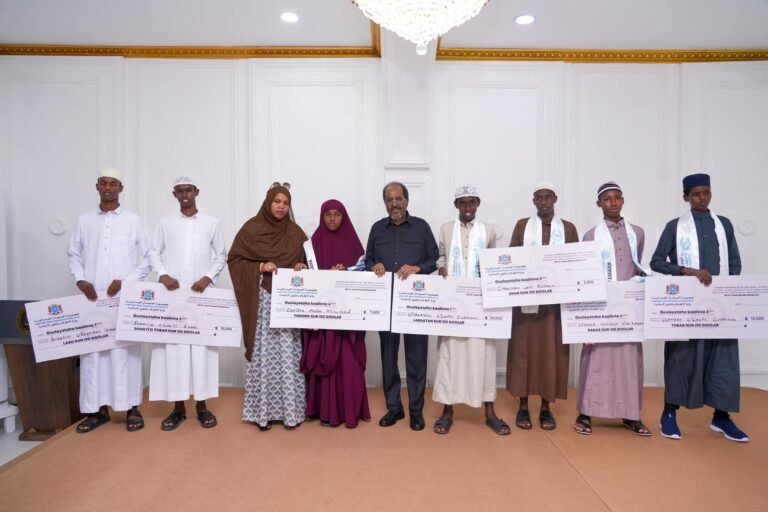 MW Xasan Sheekh Oo Soo Xiray Tartanka Quraanka Kariimka Ah Ee Bisha Ramadaan