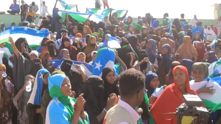 {DAAWO MUQAALKA} Banaanbax lagu tageerayo Ciidamada difaaca Puntand oo ka socda Garowe .