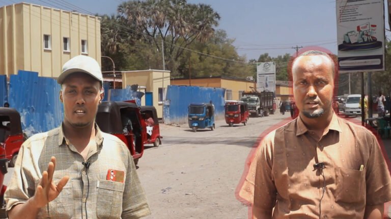 {DAAWO MUQAALKA} Gaadiidleeyda Baladweyne oo Cabasho ka Muujiyay Burburka wadooyinka.