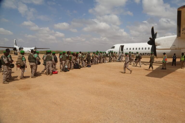 {DAAWO SAWIRADA} Ciidamo Jabuuti ah oo dhameeystay Waqtigii Howlgalka oo Dib loogu celiyay Dalkooda.