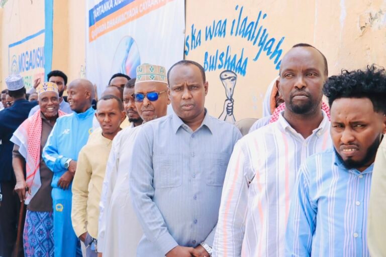 {DAAWO SAWIRADA} Diiwaangelinta Dadweeynaha oo Gaaray 13 Degmo oo Ka Tirsan Gobolka Banaadir