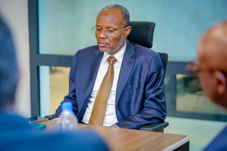 Koofur Galbeed oo hakisay wadashaqaynta kala dhaxaysa Dowladda Federaalka.