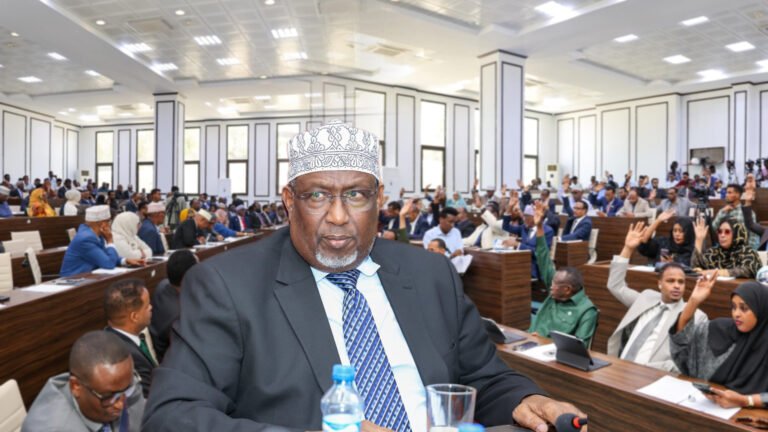 Kulankii maanta ee Golaha Shacabka oo baaqday iyo xiisadda oo kasii dareysa.