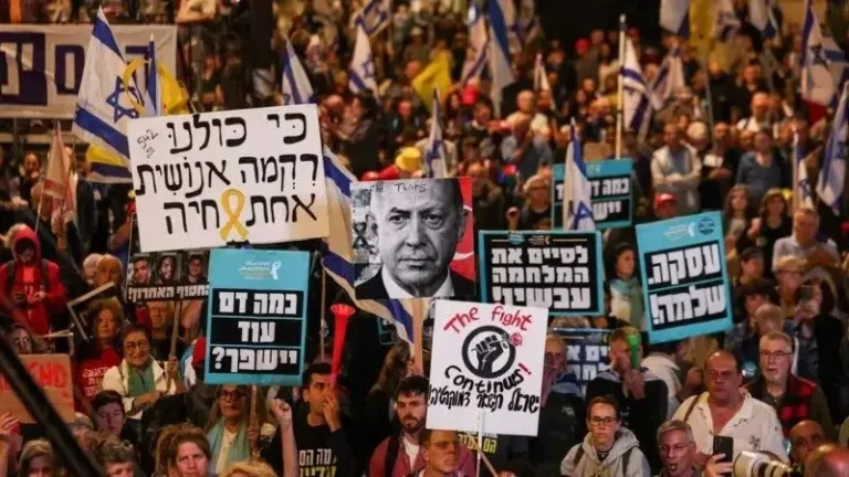 Maxay tahay fadeexadda “Qatargate” ee loo xirxiray raggii la shaqaynayey Netanyahu