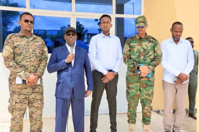 gudoomiye amiir oo booqday dhaawacyada ciidamada furimaha kusoo dhaawacmay