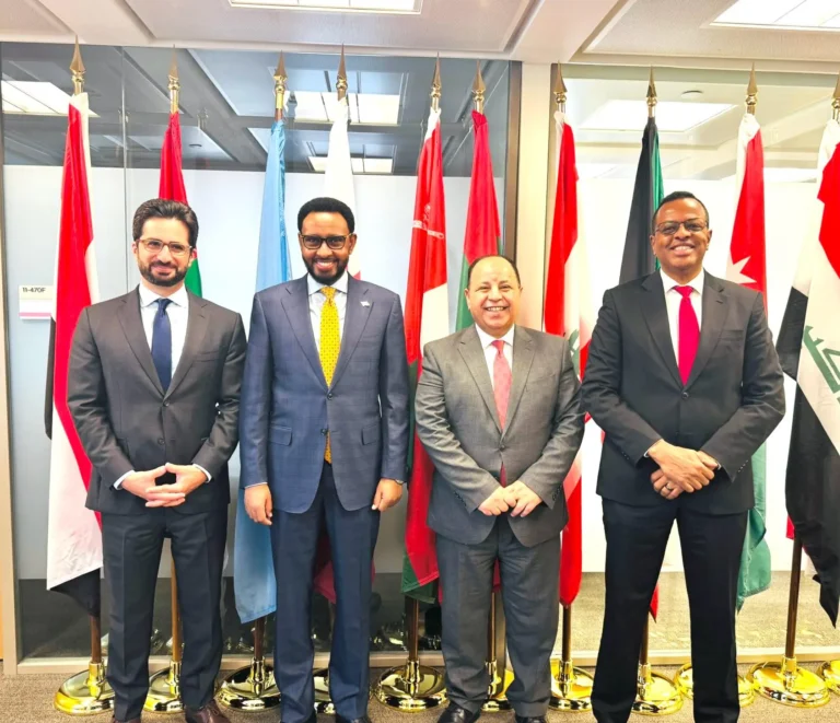 Wafdi ka socda Dowladda Soomaaliya oo gaaray dalka Mareykanka + ujeedka safarkoda.