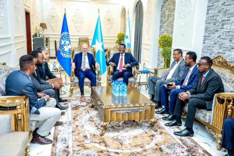 James Swan oo MW Galmudug kala hadlay Shirka Golaha Wadatashiga Qaran