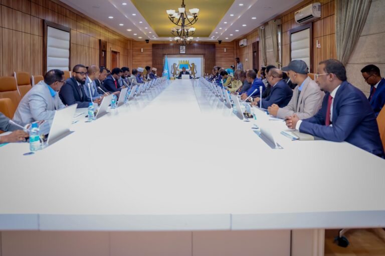 RW xamse “Hey’adaha waa in ay bixinta adeegyadooda ku xiraan aqoonsiga qaranka”