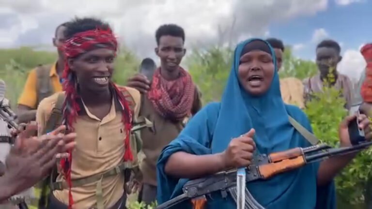 {DAAWO MUQAALKA} Toorey Ayaan Qorigaan kaga furtay AS”Gabar Macawisley ah oo Joogta Hiiraan”