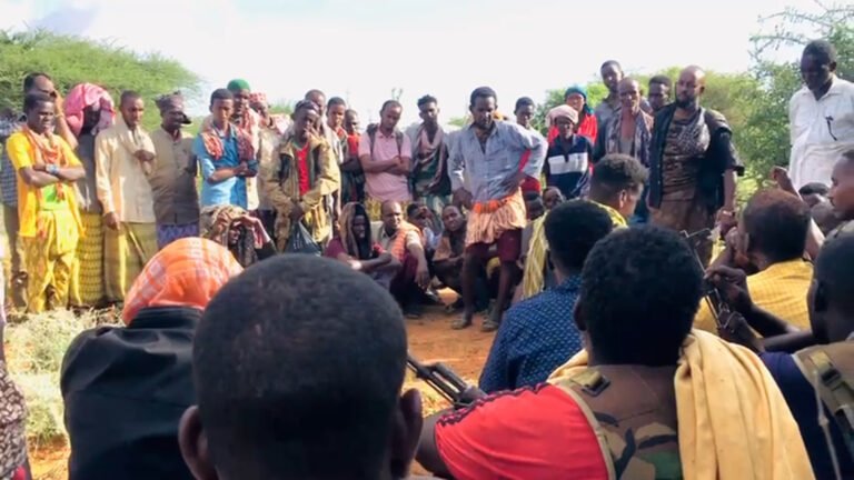 {DAAWO MUQAALKA} Ciidamadii xureeyn lahaa aboorey Oo lasoo bandhigay.