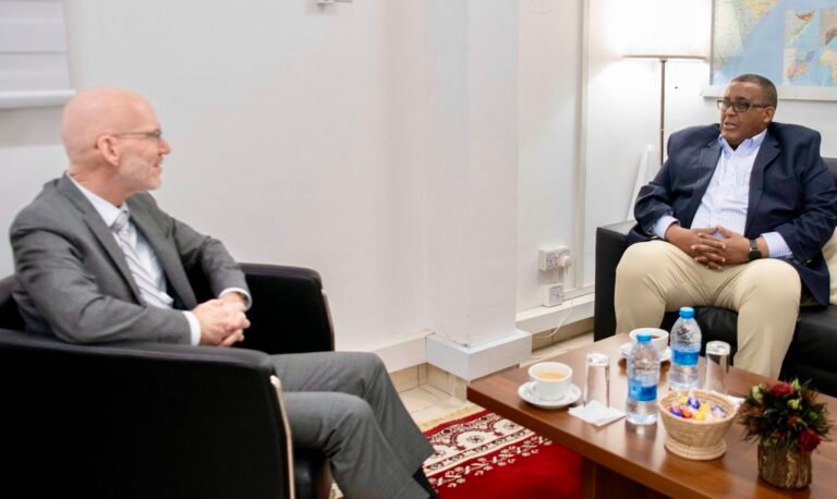 Maxeey Yihiin Kulumada uu James Swan Muqdisho ka Wado?