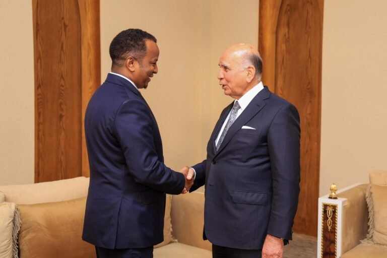 {DAAWO SAWIRADA} Wasiirka Arrimaha Dibadda Soomaaliya oo la kulmay iyo Ra’iisul Wasaare Ku-xigeenka Ciraaq.