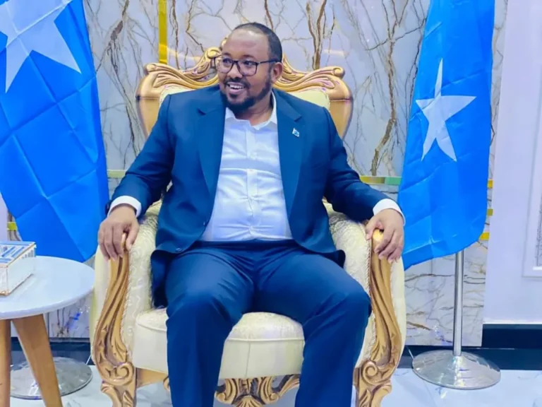 Hoggaamiyaha maamulka SSC-Khaatumo oo kulan la qaatay Xildhibaanada kasoo jeeda deegaanada SCC.