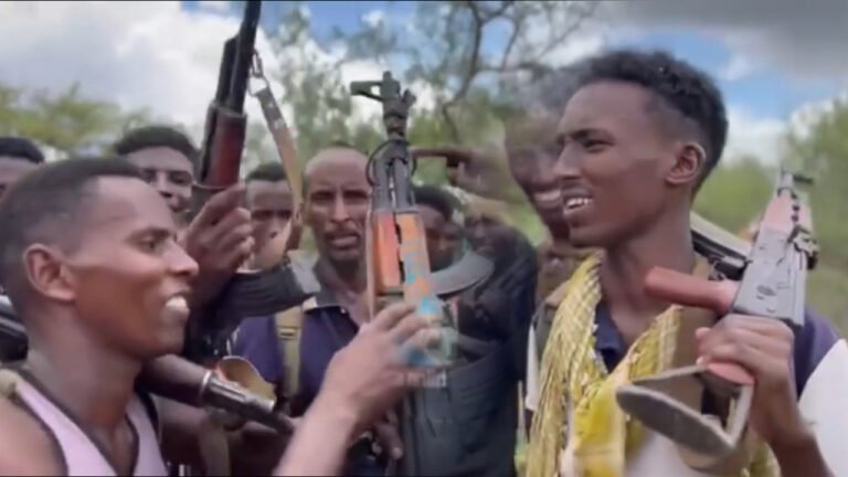 {DAAWO MUQAALKA} Macawiisley oo Hub ka Furtay Al-Shabaab, Dabaaldegna Ku Muujisay Guusha