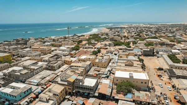 Qarax ka dhacay Maqaayad ku taallo degmada Baraawe.