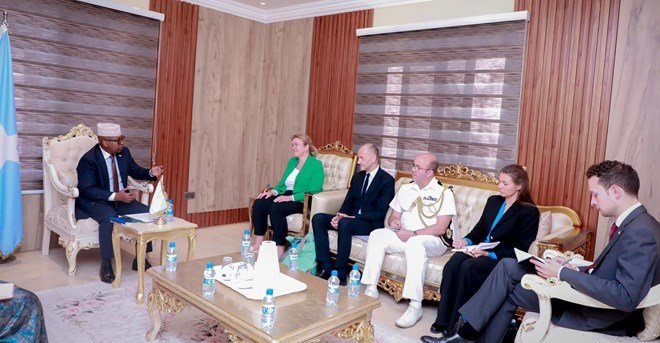 Wasiirka Gaashaandhiga Soomaaliya oo kulan la qaatay wafdi ka socday UK