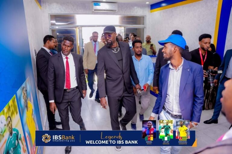 President Mohamud welcomes African Football Legends in symbolic visit to Mogadishu