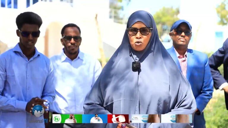 {DAAWO MUUQAALKA} R/W Hore Rooble oo Garab istaag u muujiyay dhawacyada Macawasileyda.