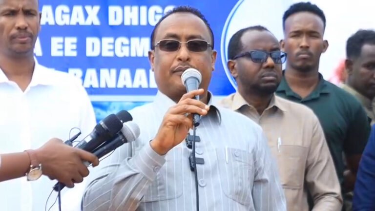 {DAAWO MUUQAALKA} Gudoomiye Muungaab ”Mashaariic hormarineed ayaa ka Fulin Doonaa Degmooyinka Gobolka Banaadir”