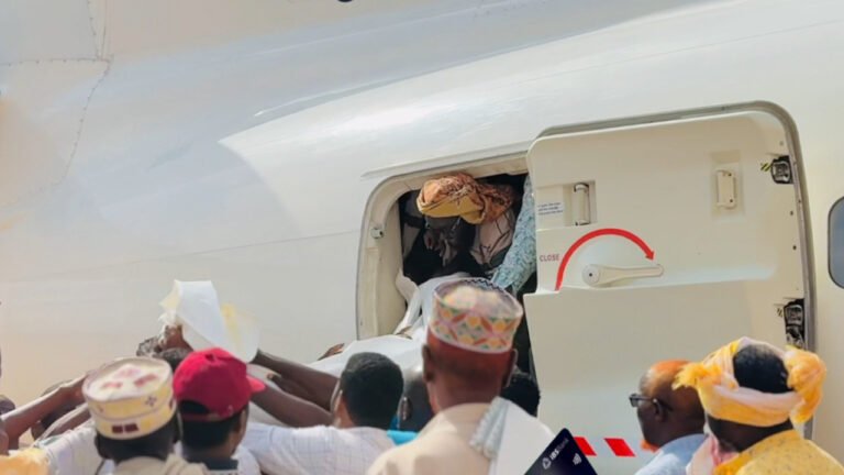 {DAAWO MUUQAALKA} AU Nabadoon Dacar xersi nuur oo Meeydkiisa laga soo dajiyey magaalada Baladweyne.