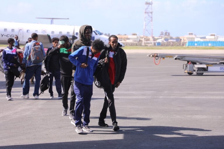 {DAAWO SAWIRADA} DFS oo dib dalka ugu soo celisay Dhalinyaro xaalado adag ku haystay dalka Liibiya.