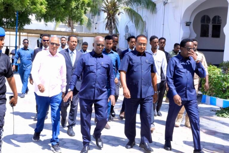 Gudoomiye Muungaab Oo lagu soo dhaweeyay xarunta Dowladda Hoose.