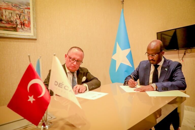 Somalia signs strategic agreement with Türkiye’s OYAK Group to boost fisheries and blue economy.