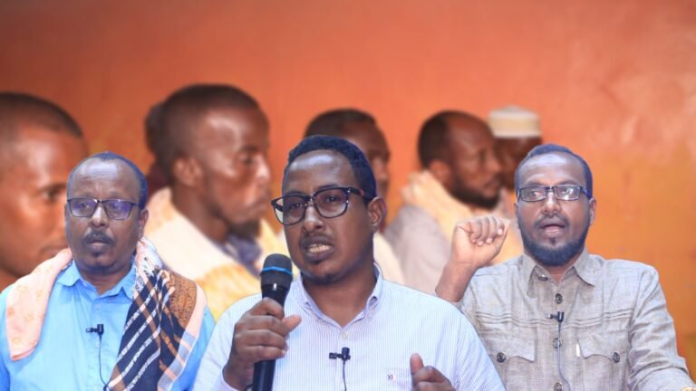 {DAAWO MUUQAALKA} Kursigii uu ka geeriyooday UAN Nabadoon Faarax Cabdi waare Mar kale la siisay Beesha Tuuroow Yabar.