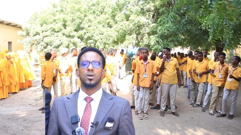 {DAAWO MUUQAALKA} Gudoomiyaha Gobolka Hiiraan Oo ballanqaad usameeyay Ardayda galeeysa imtixaanka Fasalka 8ad