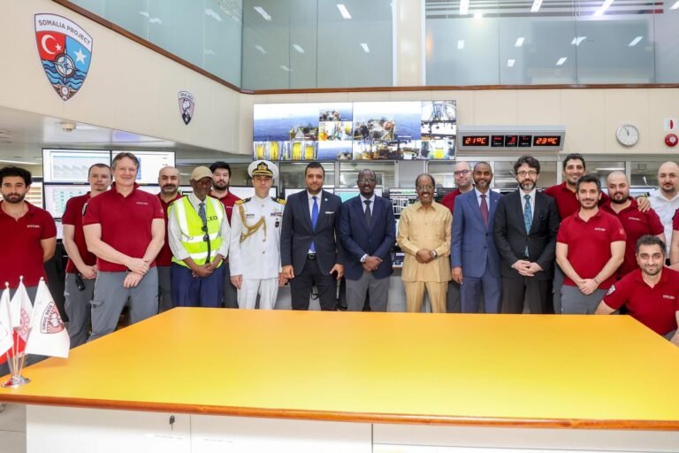 MW Xasan Shiiq oo Kormeeray Markabka  Oruc Reis ee Sahanka Shidaalka