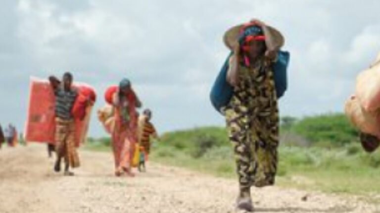 {DAAWO MUUQAALKA}  Hooyo ka hadashay dhibaatada AS Ay Maxaas Ugu geysteen.