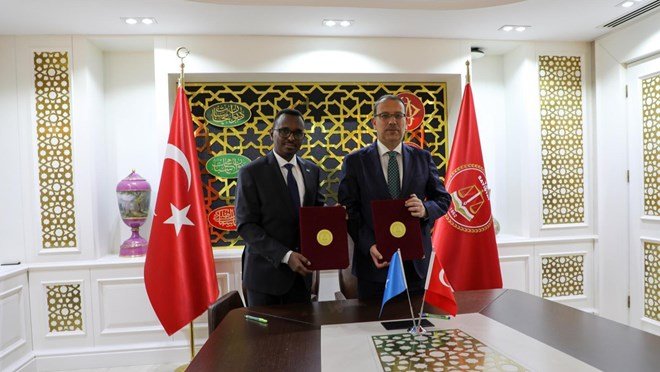 Soomaaliya iyo Turkiga oo kala saxiixday Is-afgarad hanti dhowrka guud