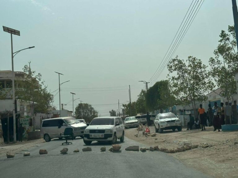 Ciidan gadoodsan oo xirtay wadooyin  kuyaalo Boosaaso