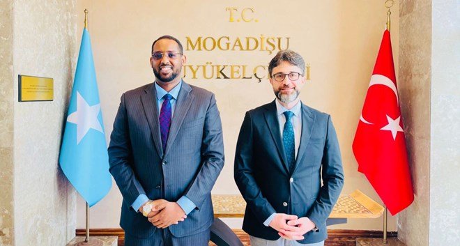 Galmudug Maxay  kala hadashay Safiirka Turkiga ee Soomaaliya ?