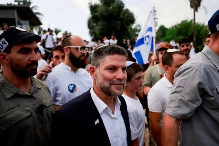 Dowlad Dalkeeda ka mamnuucday in ay galaan Wasiirada Israa’iili ah.