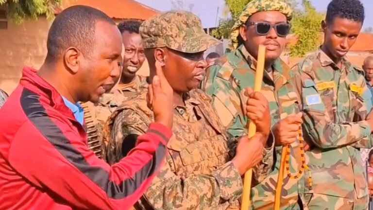 {DAAWO MUUQAALKA}  Gurigiii Qarax lagu Arko dowlada Soomaaliya ayaa la wareegeyso.