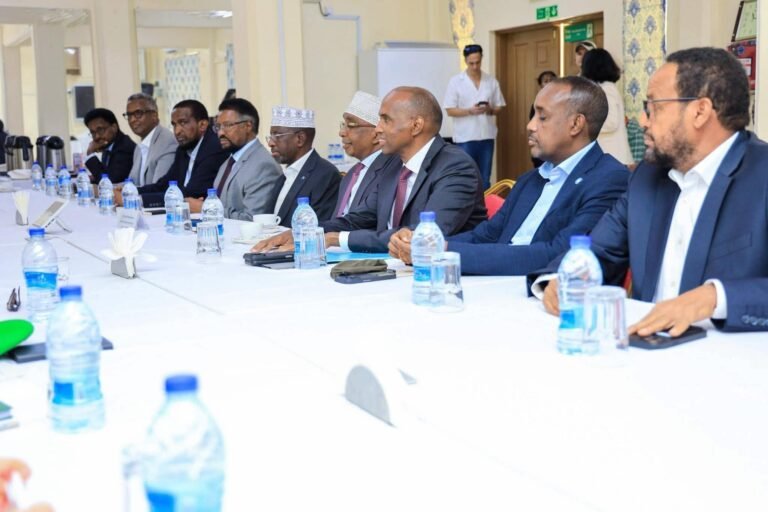 Puntland,Jubbaland iyo Madasha Samatabixinta Soomaaliyeed oo War-saxaafadeed wadajir ah Soo saaray.