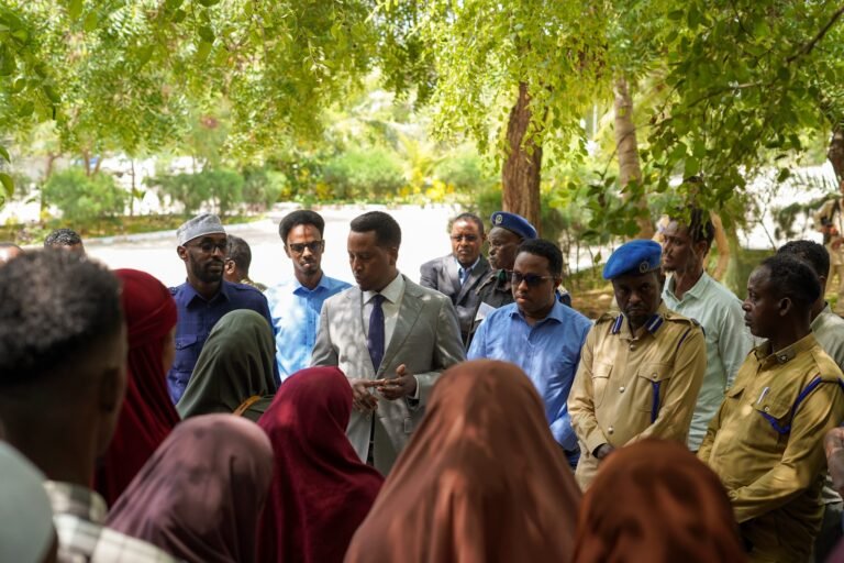 Somali Deputy FM Meets Families of Youth Detained in Mali,