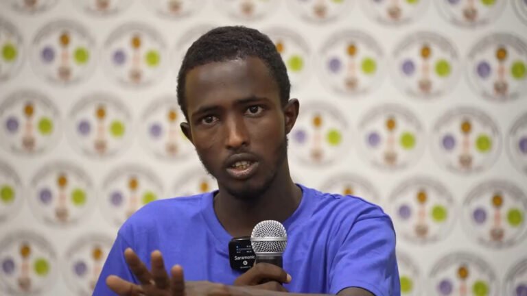 VIDEO {DAAWO MUUQAALKA} Askarigii Dilay Taliye Xujaale oo Maxkamada Ciidanka La horkeenay