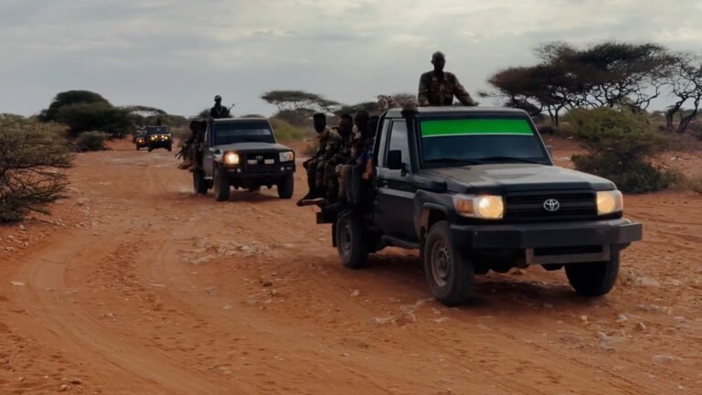 {DAAWO MUUQAALKA}  Ciidamo Gurmad ah oo ka yimid Galgaduud oo Soo gaaray Gobolka Hiiraan.