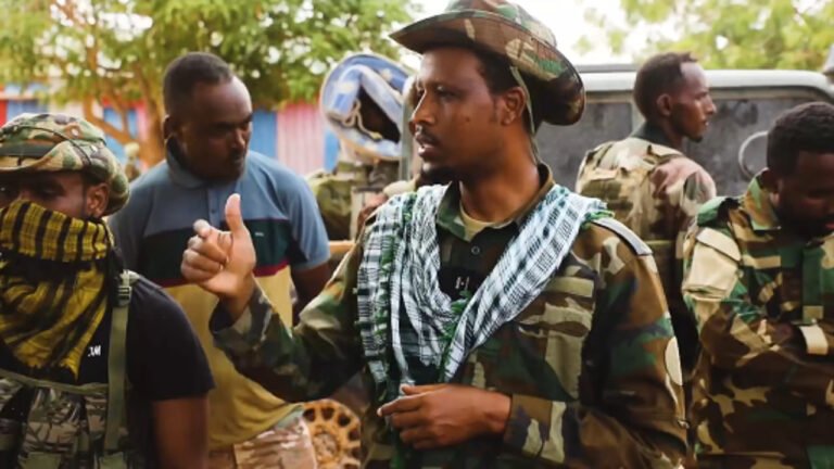 {DAAWO MUUQAALKA} Xaqa Ayaan ku taaganahay AS-na Waxay ku socdaan baadil”Taliyaha Ciidanka Lugta”