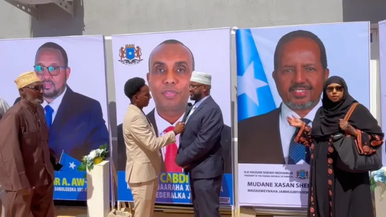 {DAAWO MUUQAALKA} Maanta waa maalin weeyn farxadeena lama qiyaasi karo.