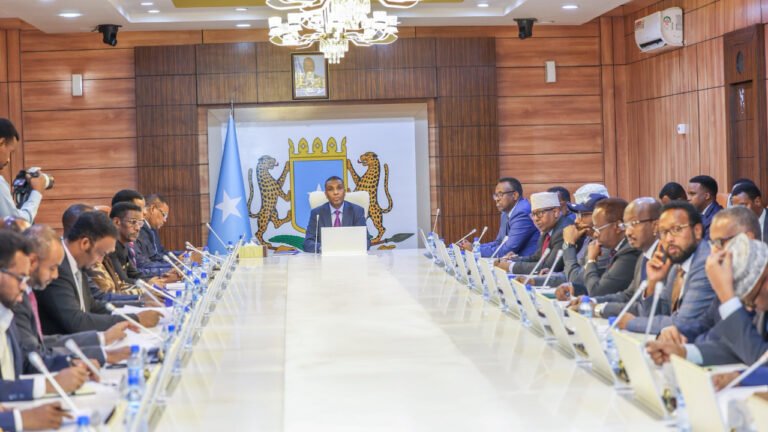 {DAAWO MUUQAALKA}  Golaha wasiirada oo war kasoo saaray Shirka Mucaaradka iyo Madaxada Dowladda.