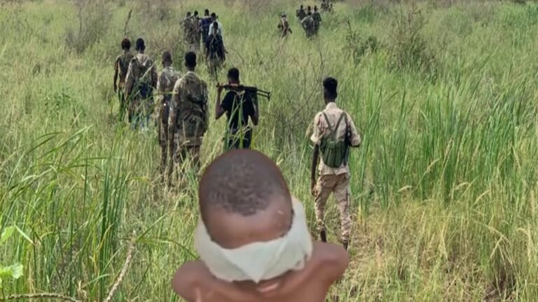 {DAAWO MUQAALKA} Sida ay Ciidamada Dowladda ula wareegeen Bariire iyo Maxaabiis Lagu qabtay.