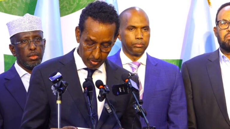 {DAAWO MUQAALKA} Mucaaradka oo soo saaray go,aamo adag iyo digniino ay u direen dowlada