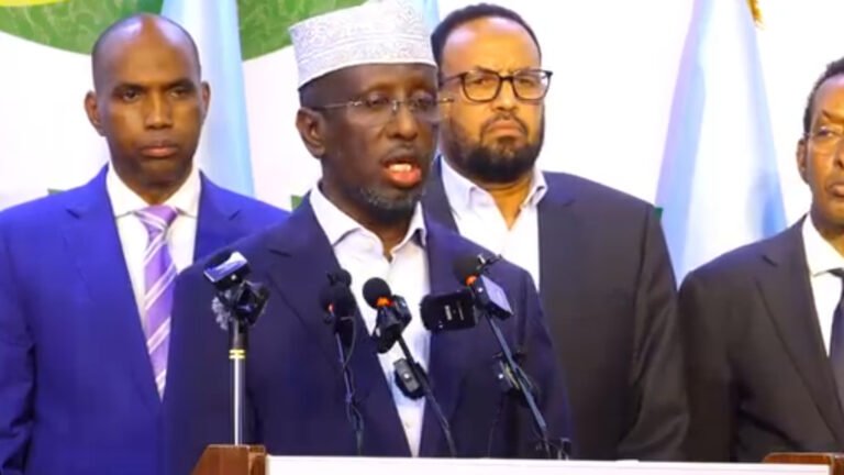 {DAAWO MUQAALKA} Shiiq Shariif oo dowlada ku eedeyay dhul boob iyo mudo korarsi